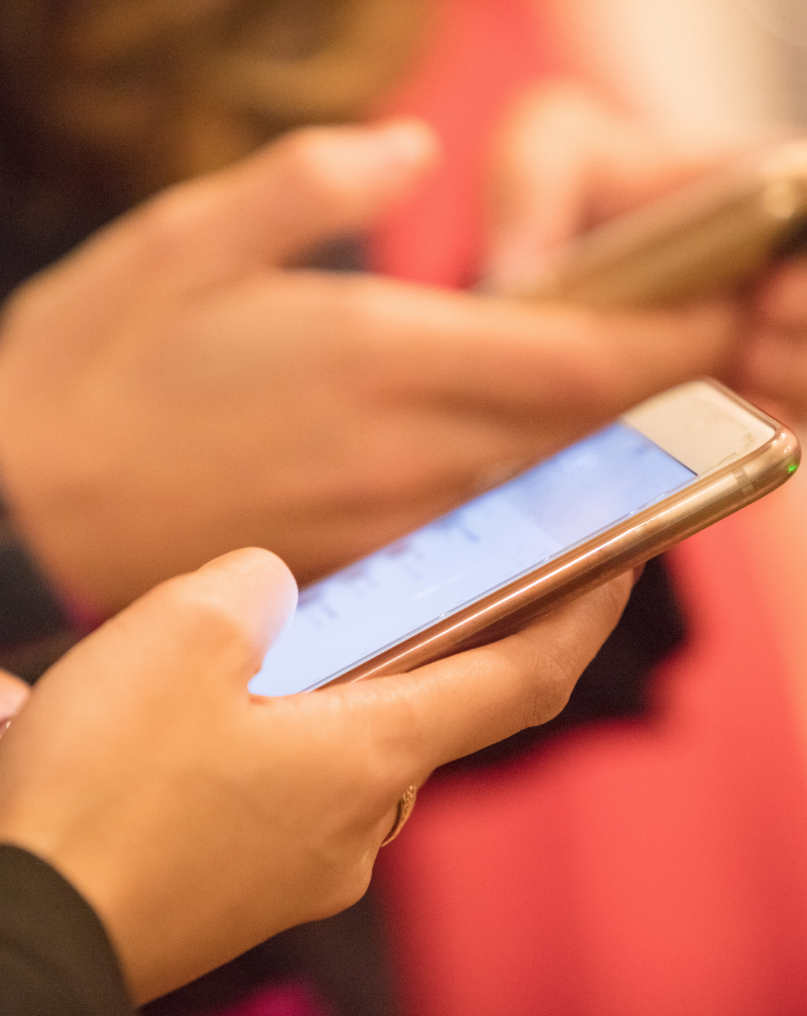 woman-on-phone-reading-text-message